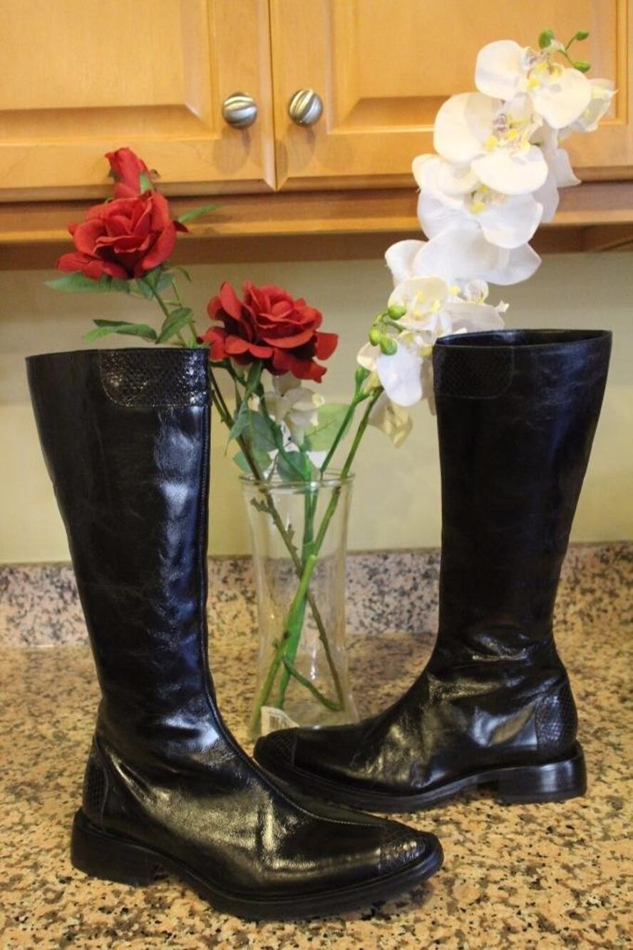 COSTUME NATIONAL EMBOSSED CAP TOES BOOT SIZE 5.5 (BOTA1300